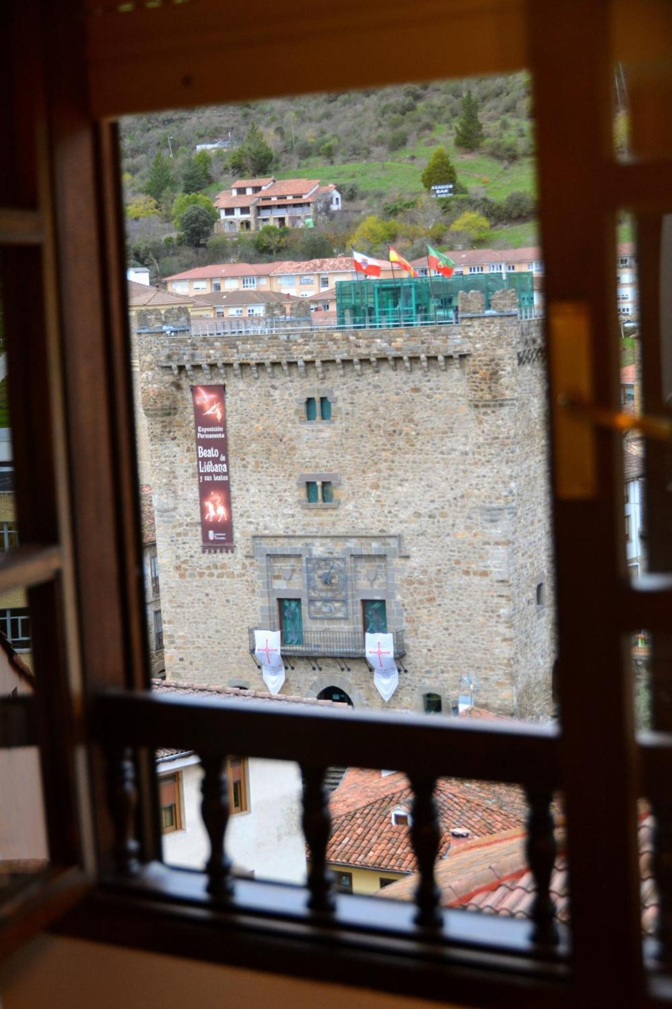 El Mirador De La Torre Apartment Potes Bagian luar foto